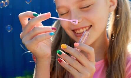 manucure vernis enfant